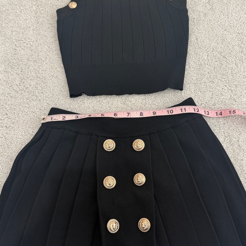 Elegant Black Skirt Set with Gold Accents - Picture 8 of 10
